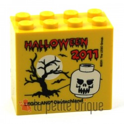 Brick 2 x 4 x 3 with Legoland Deutschland Halloween 2011 and Skull Pattern